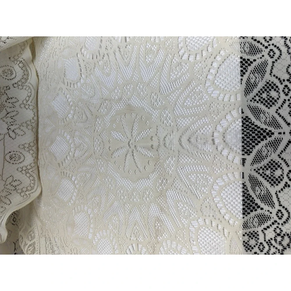 Vintage Round Lace Tablecloth Cream Floral Medallion Scalloped Edge 46 Inch